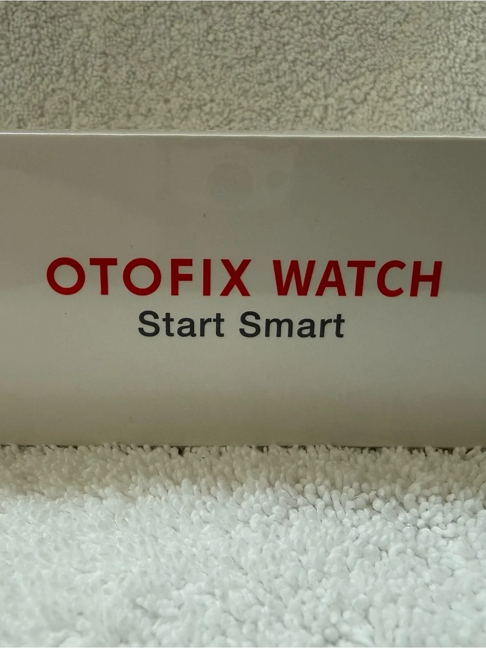 Smartwatch in White — Versatile Everyday Wear